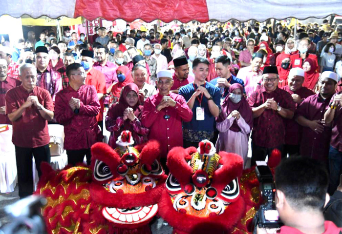 MB bersama ribuan masyarakat Cina hadir memeriahkan Karnival Tahun Baharu Cina