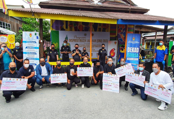 EMJ Serlahkan Projek Diraja Program Transformasi Kampung Nelayan Warna Warni Sebagai Destinasi Pelancongan
