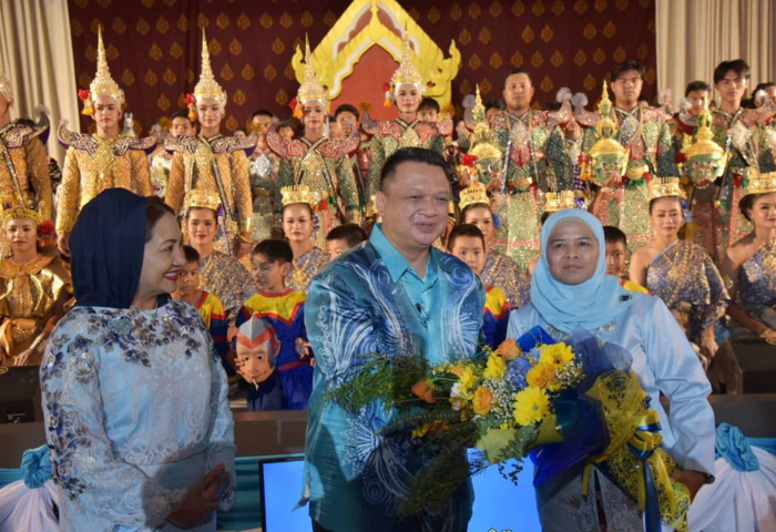 Pemangku Raja Raja Puan Muda Perlis saksi pementasan The Khon