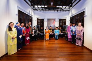 Raja Muda Raja Puan Muda Berkenaan Lawat Kompleks Warisan Sultan Abu Bakar