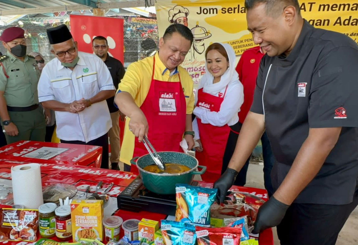 Raja Muda Raja Puan Muda berkenan rasmi Temasya Warna Warni Kampung Seberang Ramai Kuala Perlis
