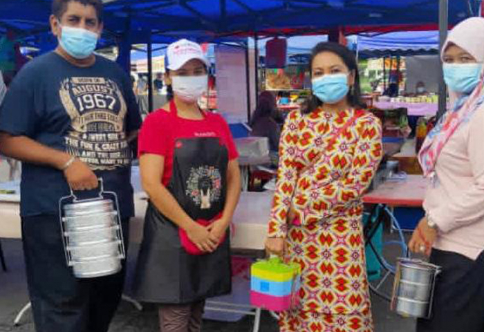 Raja Muda dan Raja Puan Muda Perlis Bawa Mangkuk Tingkat Ke Bazar Ramadan