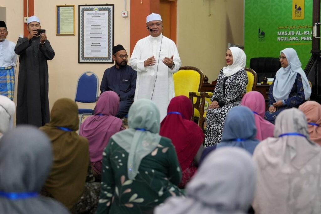 Rakyat Perlis diseru zahir taat setia kepada raja sempena 25 tahun pemerintahan baginda