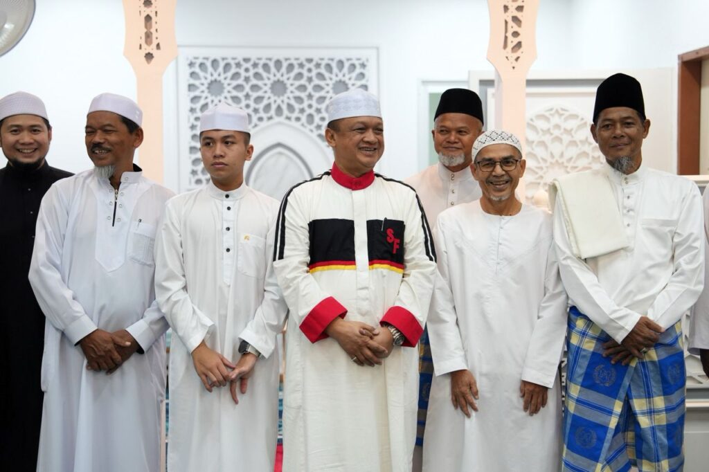 Tingkatkan kebersihan sempena Jubli Perak Pemerintahan DYMM Tuanku Syed Sirajuddin Jamalullail – Raja Muda Perlis