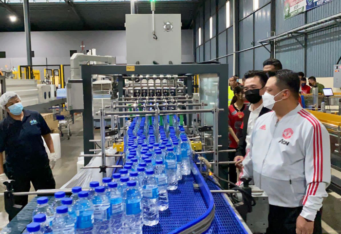 YTS Terima 3600 Liter Air Mineral T.H Untuk Mangsa Banjir Di Baling