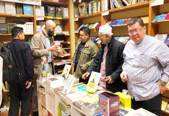 Persaudaraan Islam Merentasi Sempadan Negara, Budaya - Raja Muda Perlis