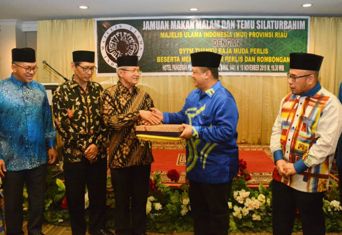 Raja Muda Perlis Berangkat ke Majlis Santapan Majlis Ulama Indonesia MUI Riau