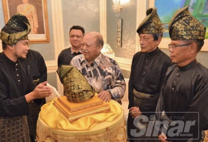 Raja Perlis lancar tengkolokPutra Julang Darjat