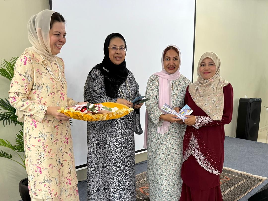 Sambutan Warna-Warni Raya WI Negeri Perlis meriah