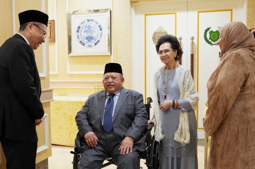 Raja Perlis terima sembah mengadap Ketua Hakim Negara