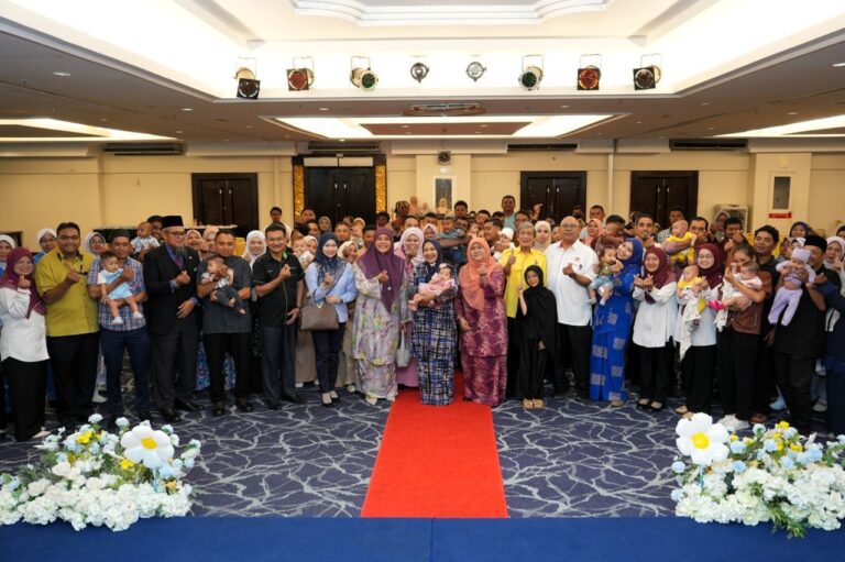 Raja Puan Muda sempurnakan majlis Sumbangan Simpanan Bayi Lahir Tabung Putra Petri YTSP Perlis