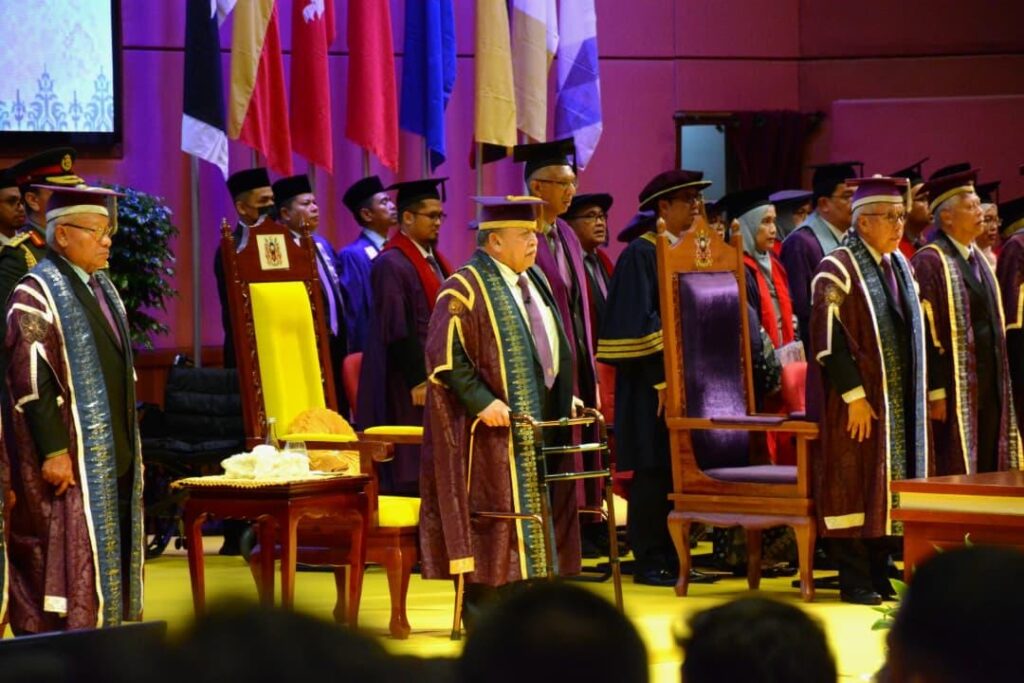 Universiti Wahana Ilmu dan Budi – Raja Perlis Titah Graduan Gunakan Kepakaran dengan Bijaksana