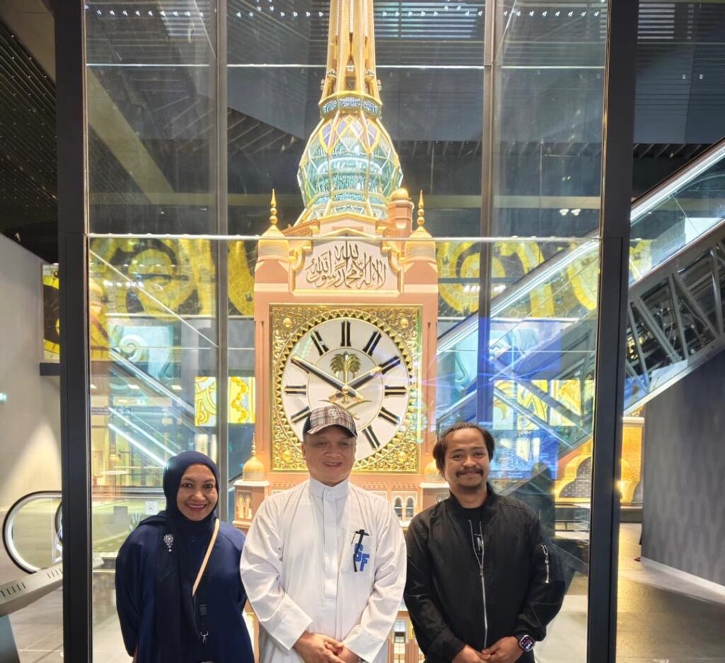 Enam Anak Muda Malaysia Berkhidmat di Menara Jam Makkah, Bukti Kepakaran Bertaraf Antarabangsa