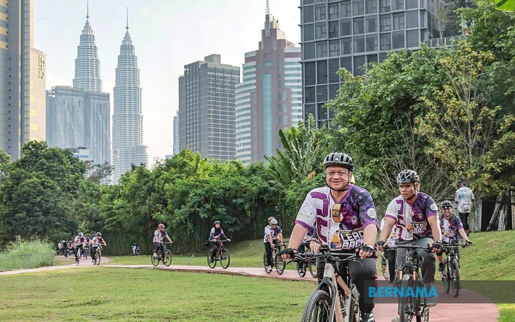 Raja Muda Perlis Berkenan Sertai Kayuhan Bersama Alumni UiTM Perlis, Komuniti Bandar1