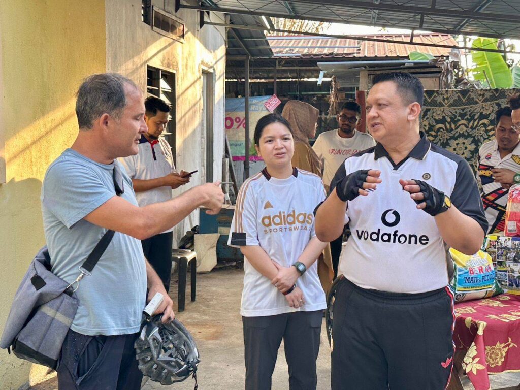 ‘Travel Vlogger” dari Switzerland sifatkan Kayuhan MAIPs Peduli satu inisiatif signifikan bersifat inklusif