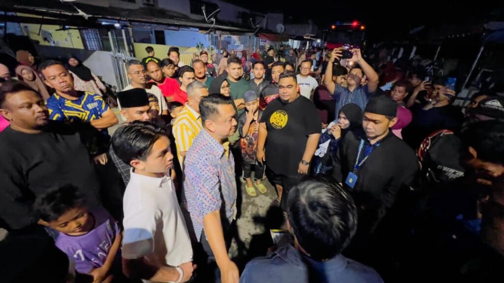 Raja Muda Perlis Santuni Mangsa Kebakaran Awal Pagi, Sampaikan Sumbangan MAIPs