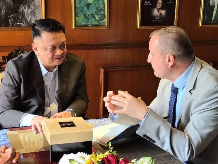 Raja Muda Perlis terima mengadap Duta Hungary, bincang potensi sukan teqball