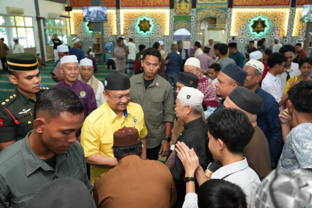 Tuanku Syed Faizuddin Putra Jamalullail Santuni Jemaah di Sandakan