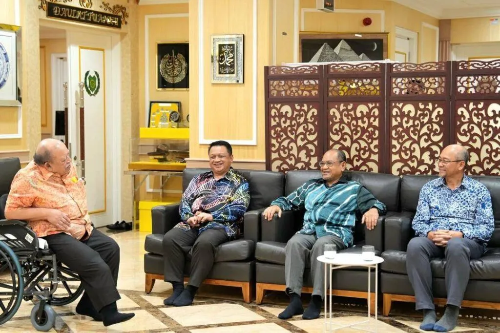 Raja, Raja Perempuan Perlis terima sembah mengadap KSU, Ketua Pengarah KKM