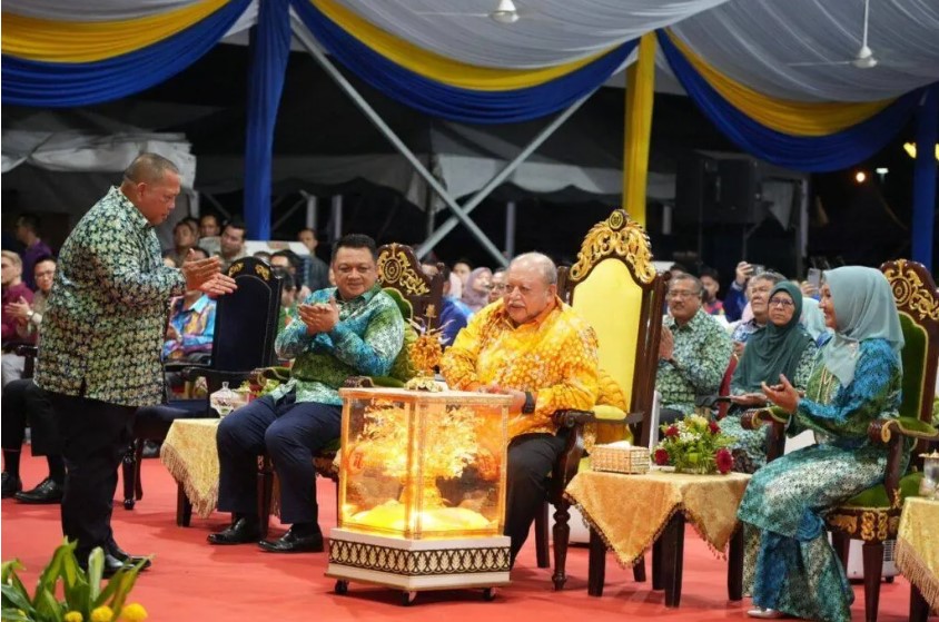 Raja Perlis Lancar Malam Citrawarna Kuala Perlis 2026 Festival Rakyat 3.0