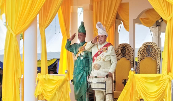 Raja Perlis berkenan berangkat ke Istiadat Perbarisan bersempena Hari Keputeraan ke 83