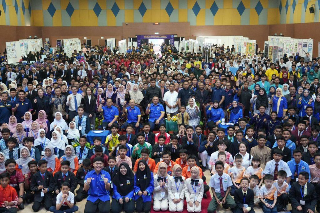 UniMAP rekod kadar kebolehpasaran graduan 99.4% – Raja Muda Perlis4