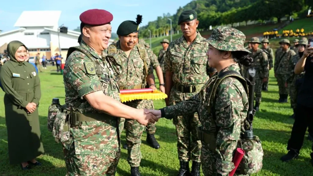 Puteri Diraja Perlis tamat Kursus Asas Perajurit Muda Sukarela Tentera Darat
