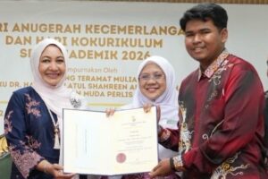 Raja Puan Muda Perlis Rai Kecemerlangan SMK Tuanku Lailatul Shahreen1