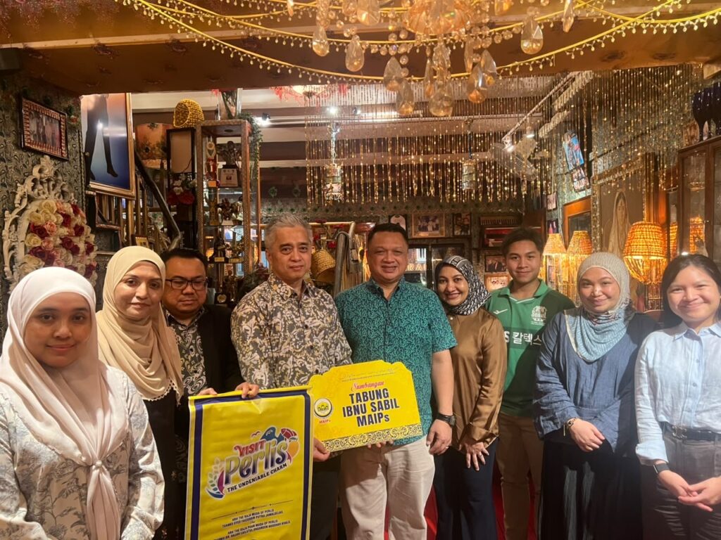 MAIPs perluas bantuan Ibnu Sabil ke Singapura, RM5,000 diserah kepada Suruhanjaya Tinggi Malaysia