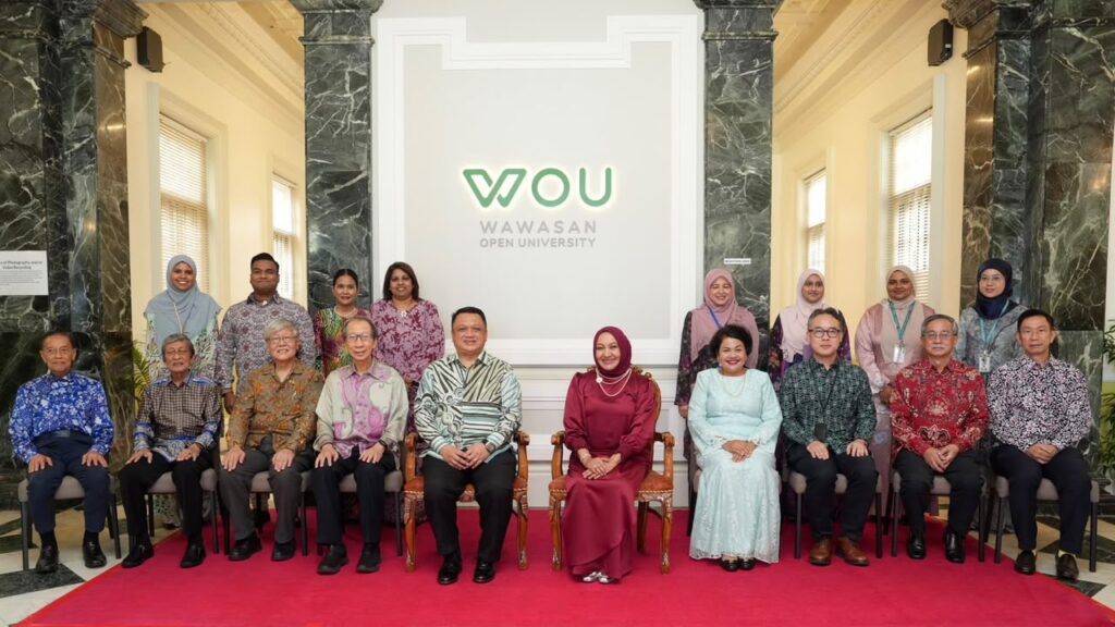 Raja Muda dan Raja Puan Muda Perlis Berkenan Berangkat ke Majlis Jalinan Wawasan