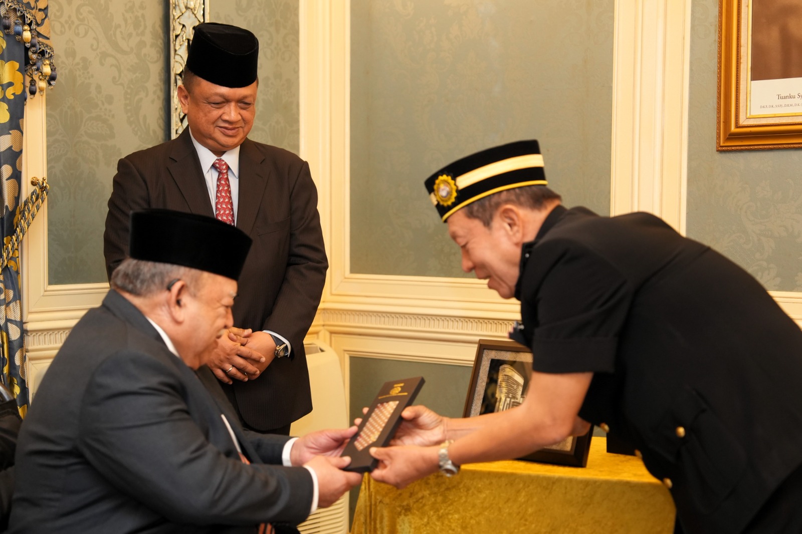 Raja Perlis terima mengadap Ketua Pesuruhjaya SPRM