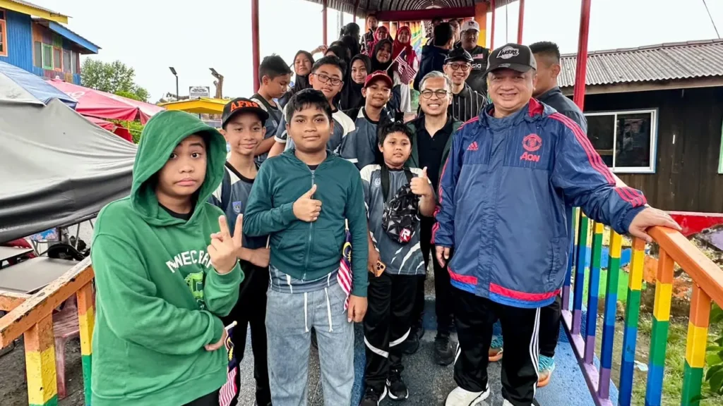 Fahmi iringi Raja Muda Perlis tinjau pendidikan digital komuniti Kuala Perlis