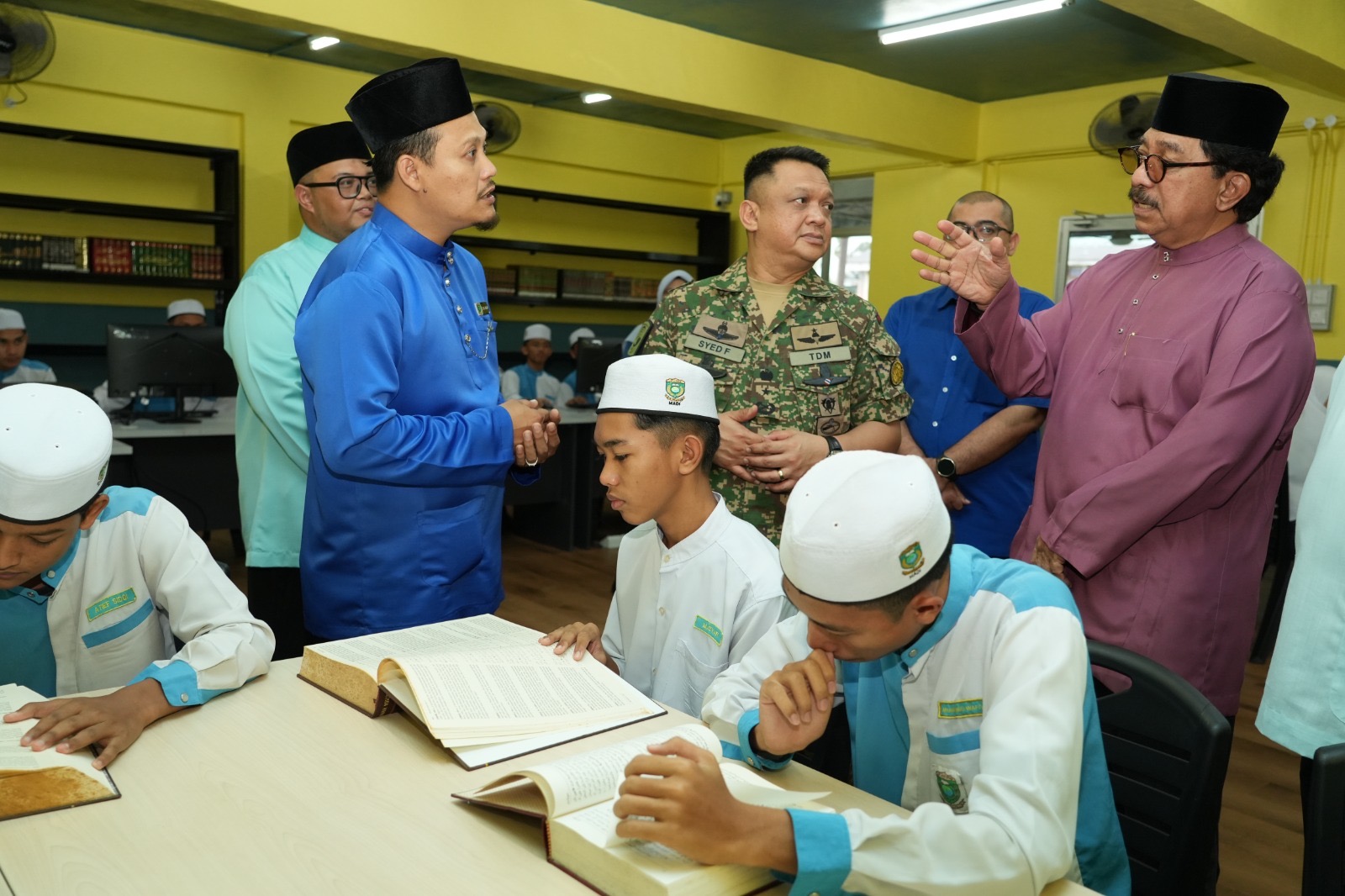 MIDF salur RM98,125 perkasa bilik ulang kaji MADI