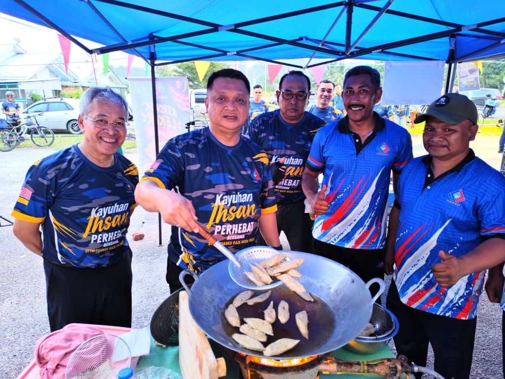 Raja Muda Perlis santuni usahawan veteran ATM di Karnival VETERANiaga