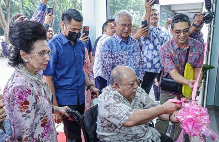 Raja Perlis, Raja Perempuan Perlis berkenan rasmi Gule & Grind Cafe di Ayer Keroh
